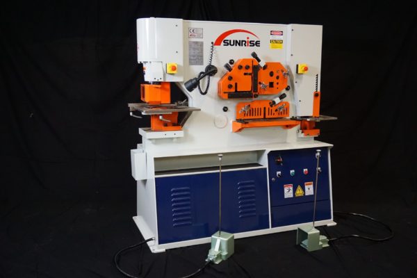 Sunrise IW-135S/SD – Hydraulic Ironworker